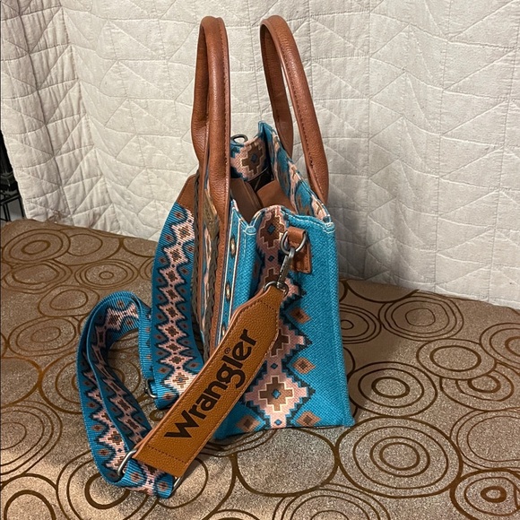 Wrangler Teal and Tan Geometric Purse - Picture 4 of 10